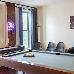  Holiday home Downtown Loft Sleeps 6 - Pool Table Shuffleboard